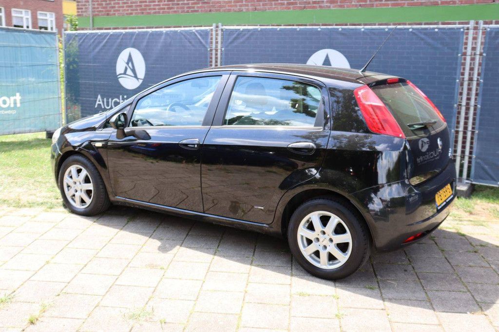 Pkw Fiat Punto Benzin 95 PS 2007