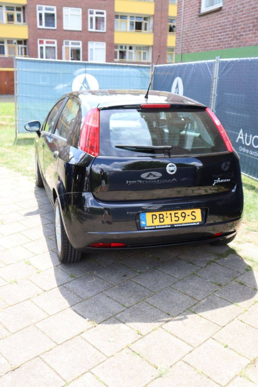 Pkw Fiat Punto Benzin 95 PS 2007