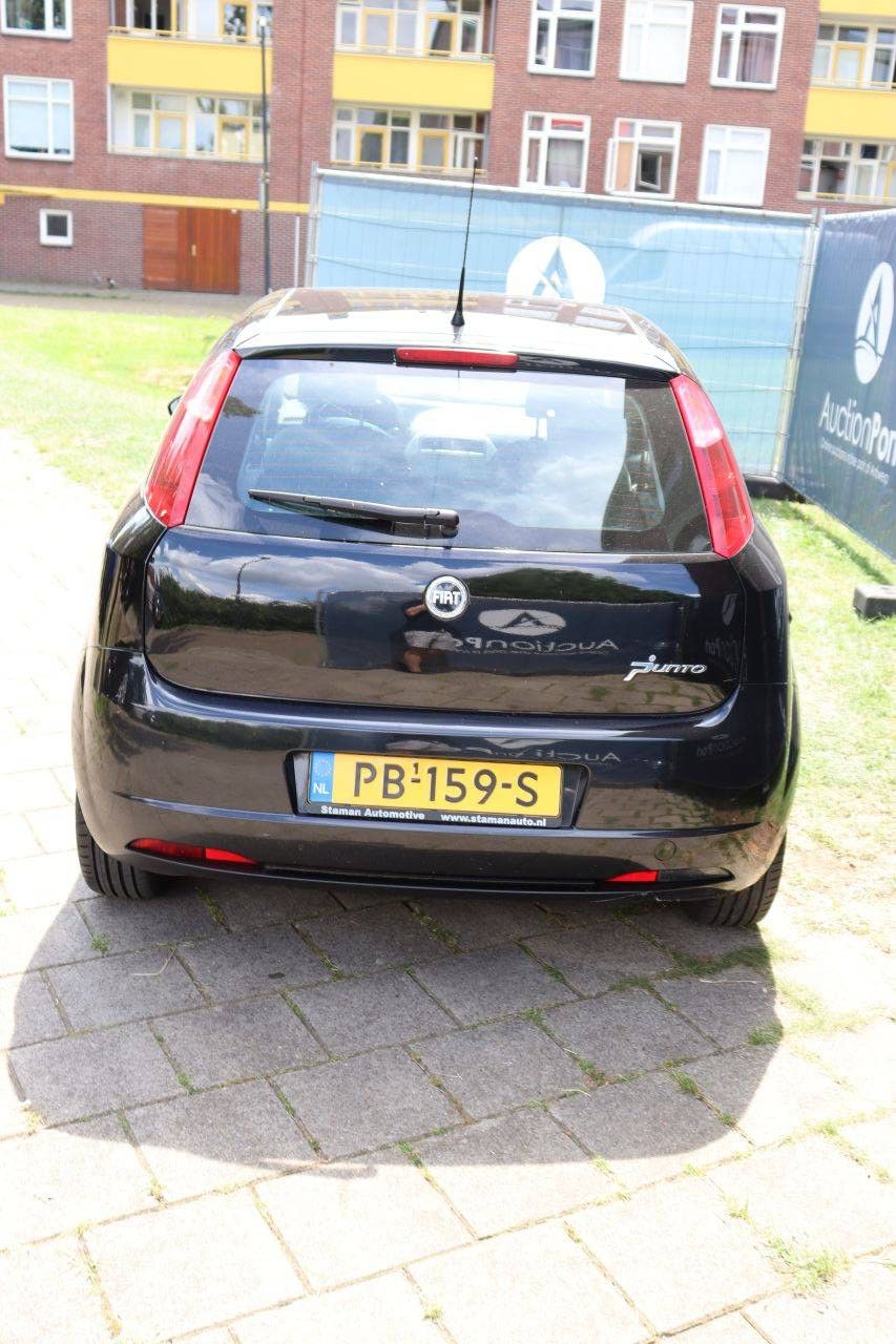 Pkw Fiat Punto Benzin 95 PS 2007