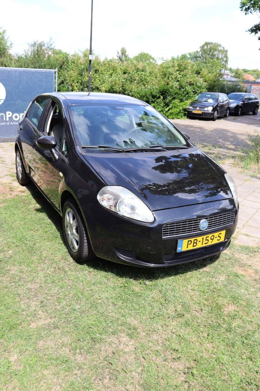 Pkw Fiat Punto Benzin 95 PS 2007