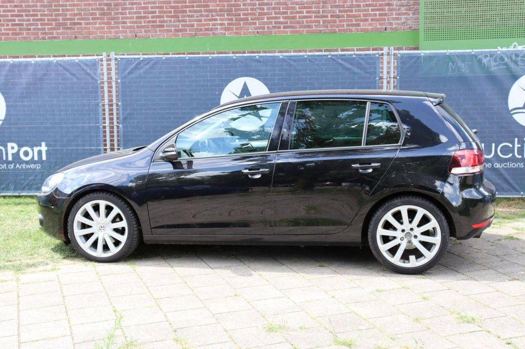 Passenger car Volkswagen Golf Petrol 161hp 2009