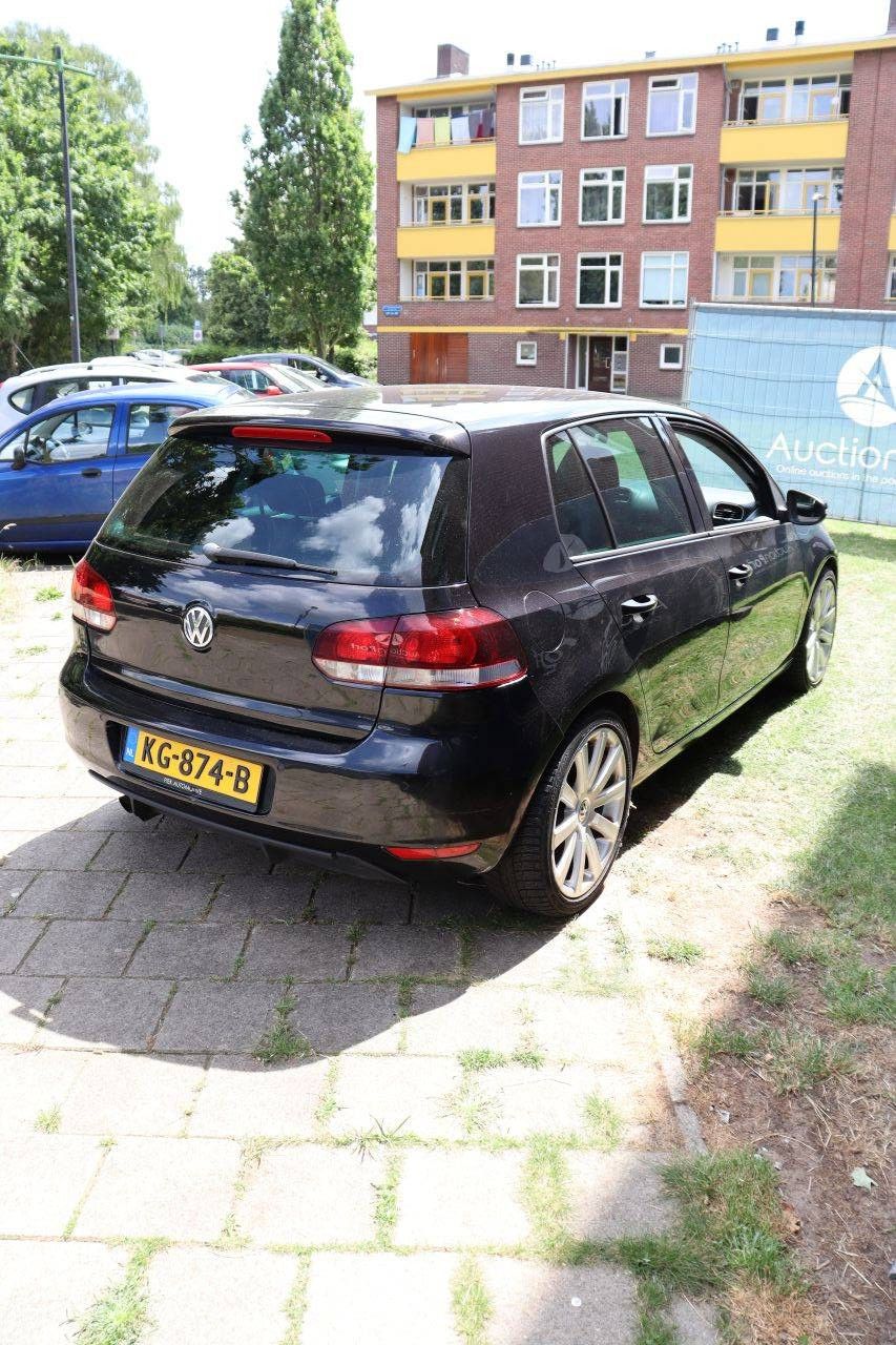 Passenger car Volkswagen Golf Petrol 161hp 2009