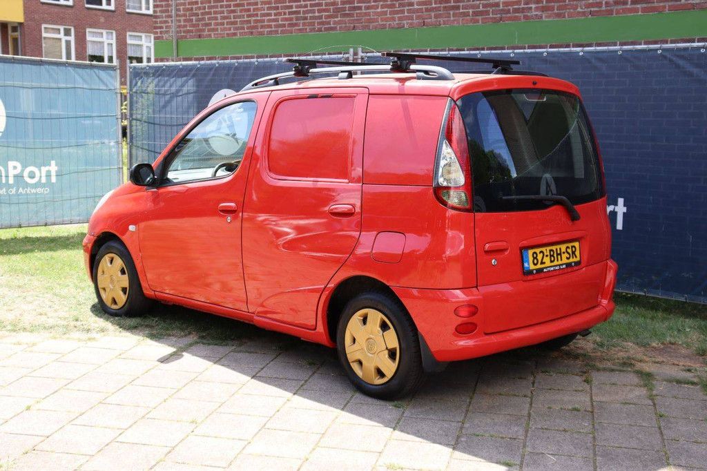 Toyota Yaris Verso 1.3 Van ATM Benzin 86 PS 2003 Transporter