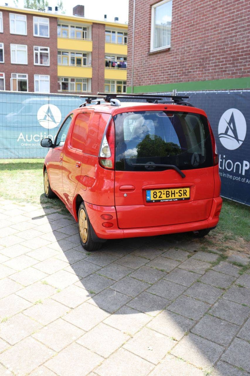Toyota Yaris Verso 1.3 Van ATM Benzin 86 PS 2003 Transporter