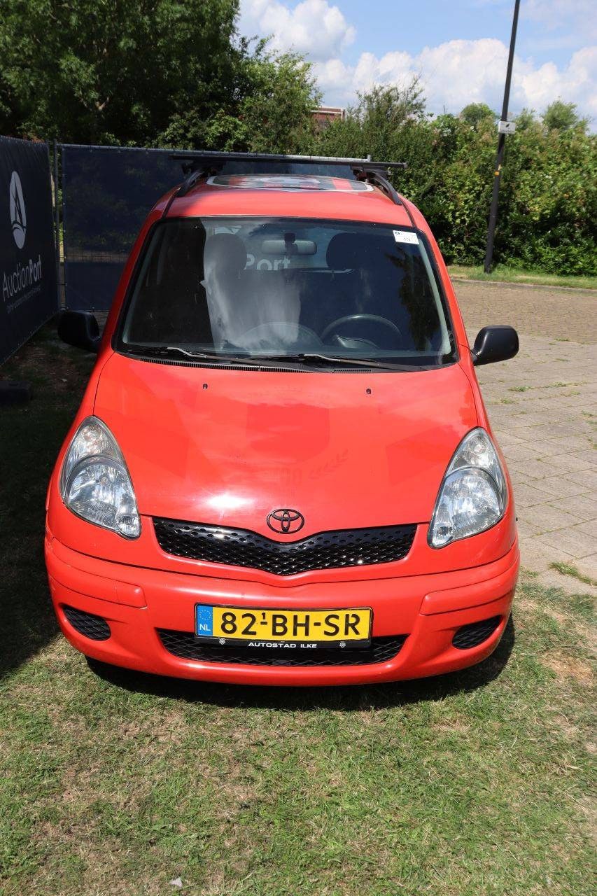 Toyota Yaris Verso 1.3 Van ATM Benzin 86 PS 2003 Transporter