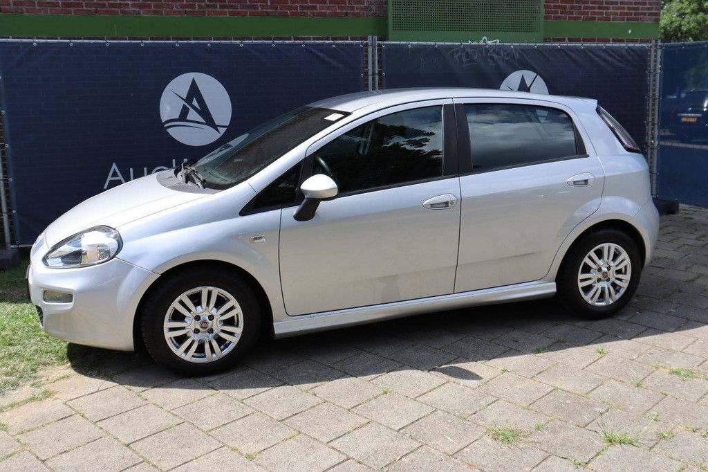 Pkw Fiat Punto Benzin 101 PS 2014