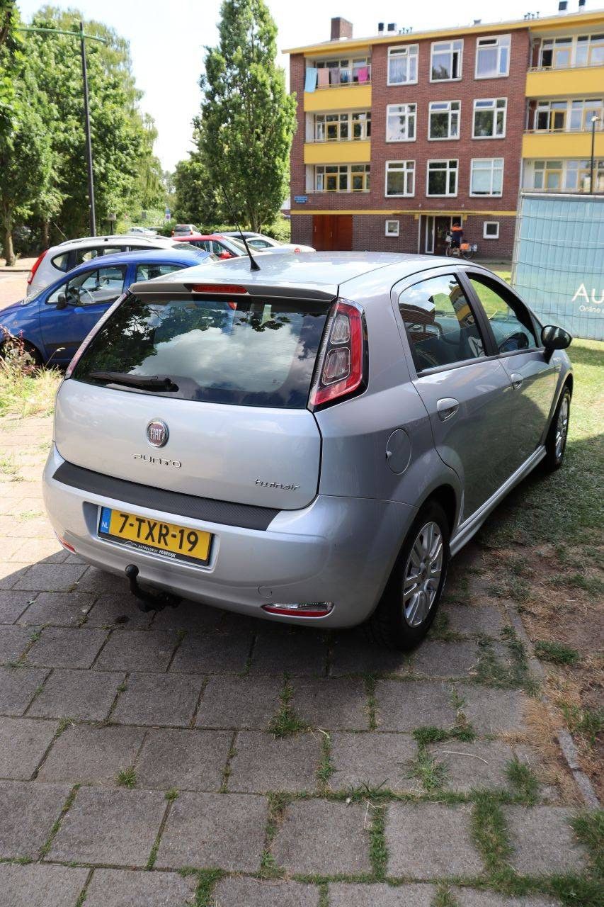 Pkw Fiat Punto Benzin 101 PS 2014