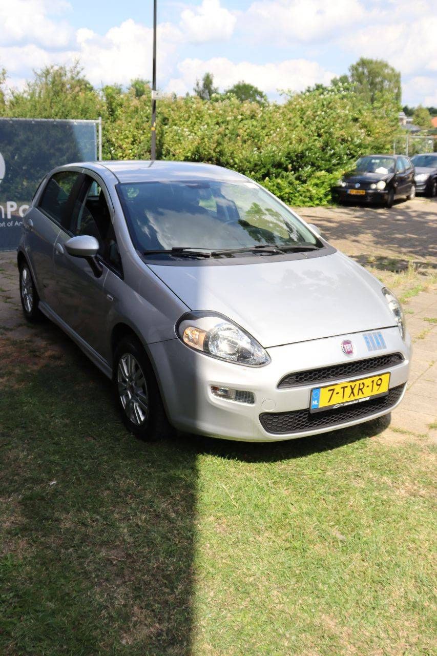 Pkw Fiat Punto Benzin 101 PS 2014
