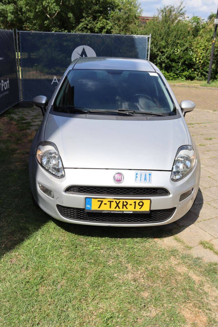 Pkw Fiat Punto Benzin 101 PS 2014