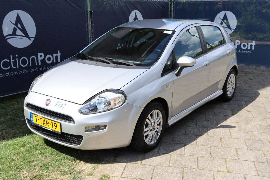 Pkw Fiat Punto Benzin 101 PS 2014