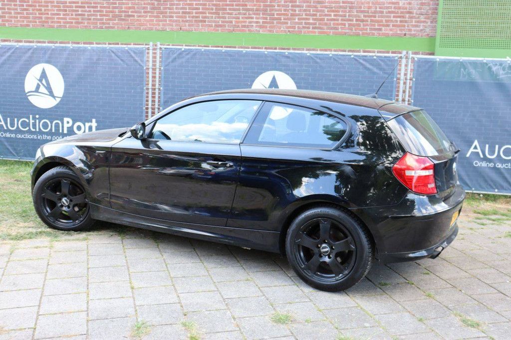 Pkw BMW 1ER REIHE Benzin 123 PS 2010