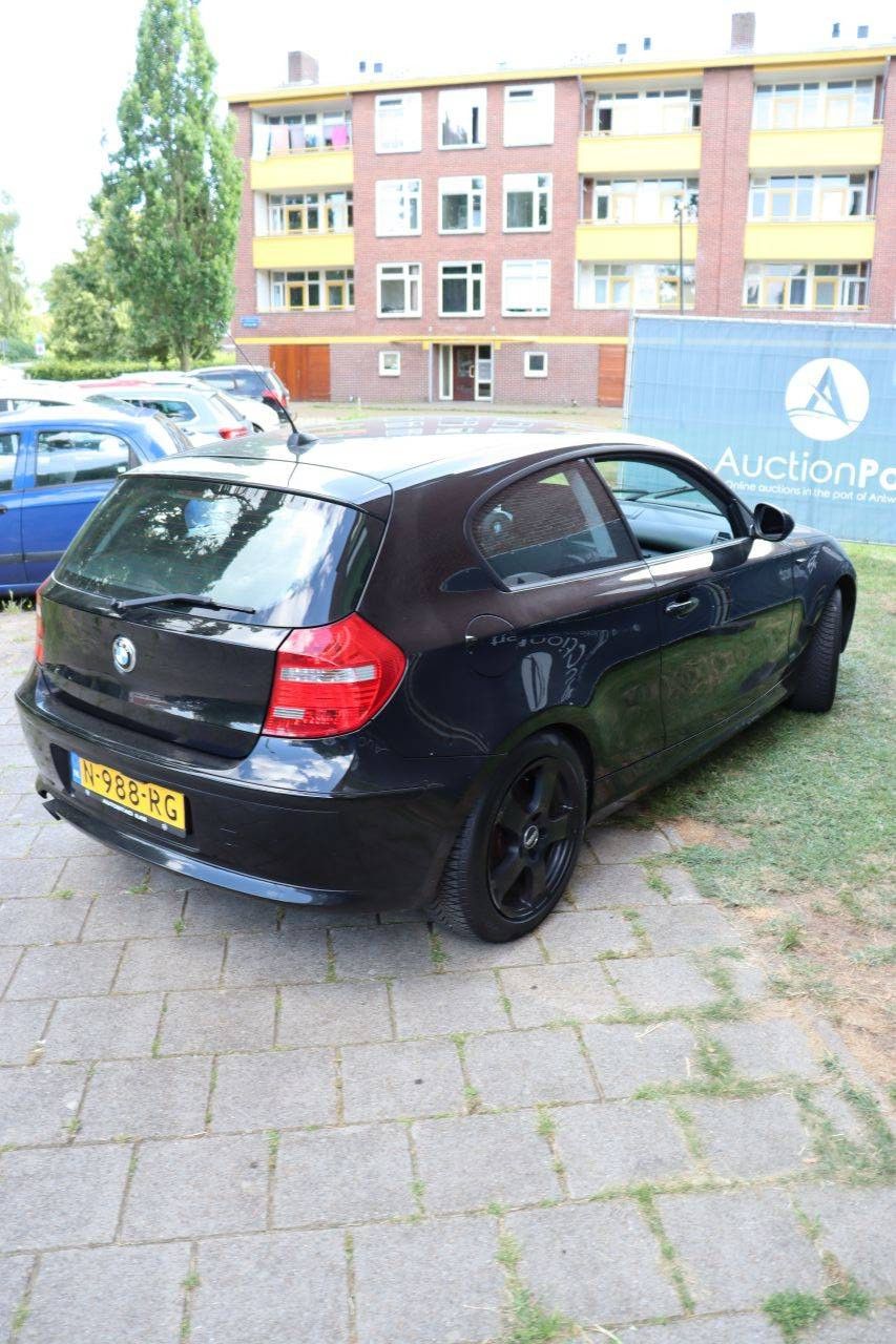 Pkw BMW 1ER REIHE Benzin 123 PS 2010