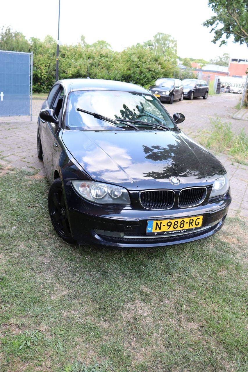 Pkw BMW 1ER REIHE Benzin 123 PS 2010