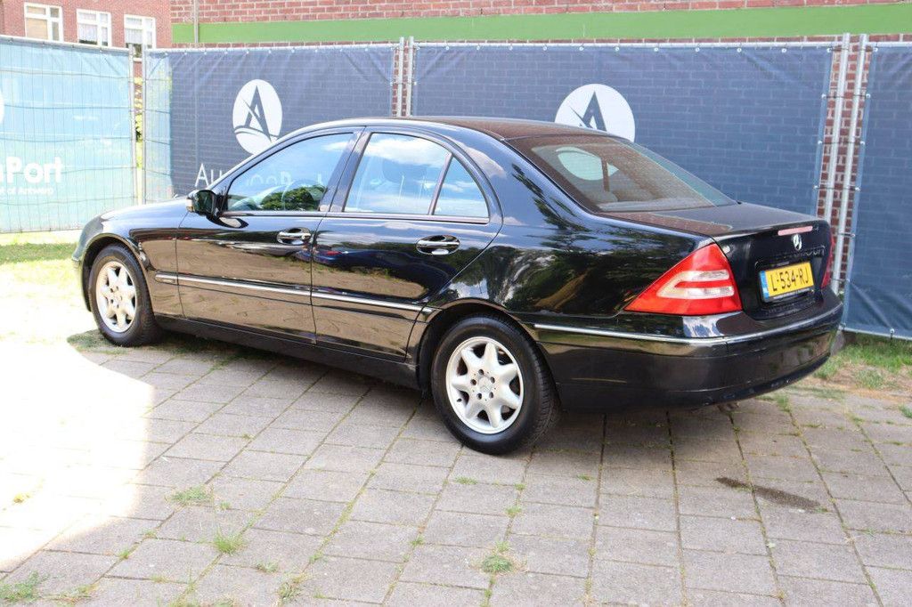 Pkw Mercedes-Benz C180 Benzin 129 PS 2002