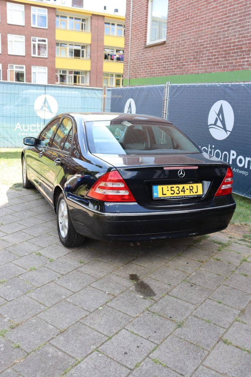 Pkw Mercedes-Benz C180 Benzin 129 PS 2002
