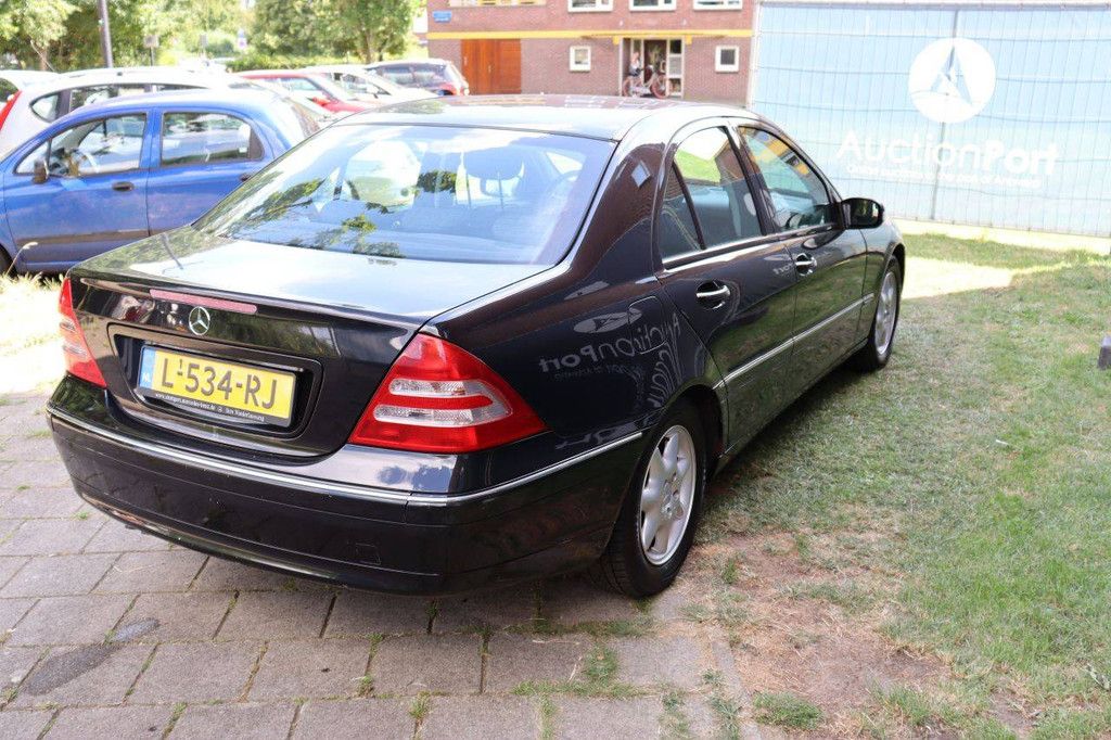 Pkw Mercedes-Benz C180 Benzin 129 PS 2002