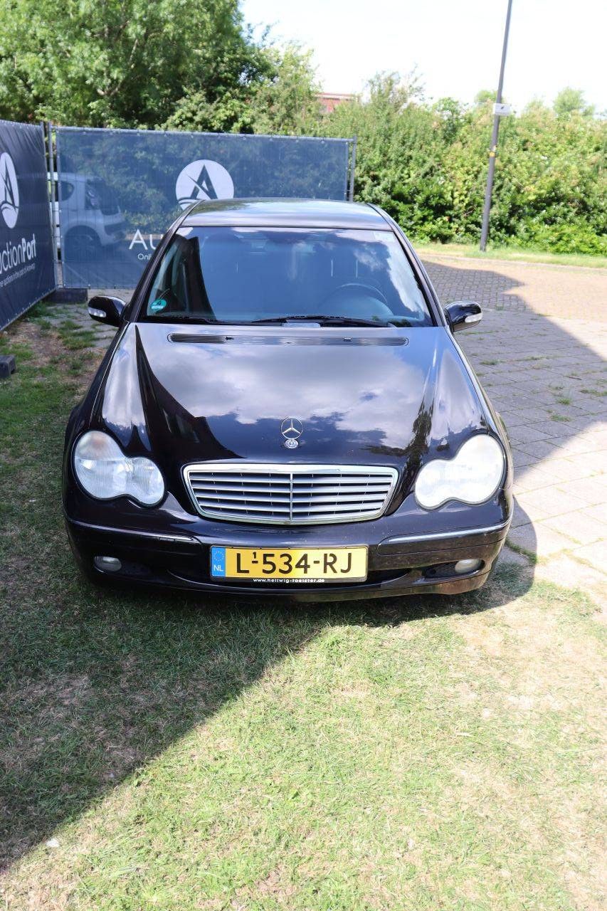 Pkw Mercedes-Benz C180 Benzin 129 PS 2002