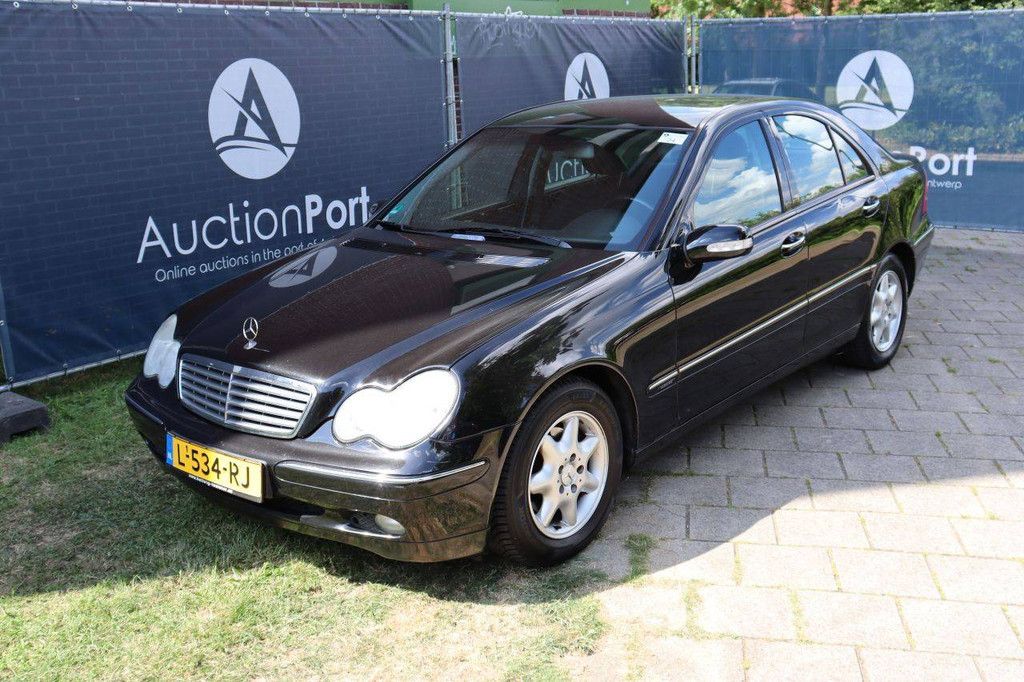 Pkw Mercedes-Benz C180 Benzin 129 PS 2002