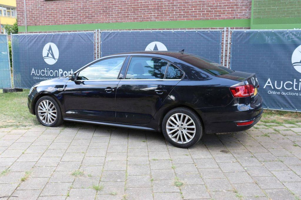 Pkw Volkswagen Jetta Highline Hybrid Benzin + Elektro 150 PS 2013