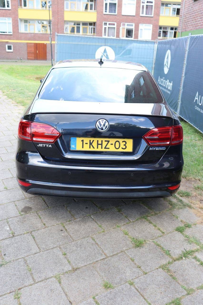 Pkw Volkswagen Jetta Highline Hybrid Benzin + Elektro 150 PS 2013