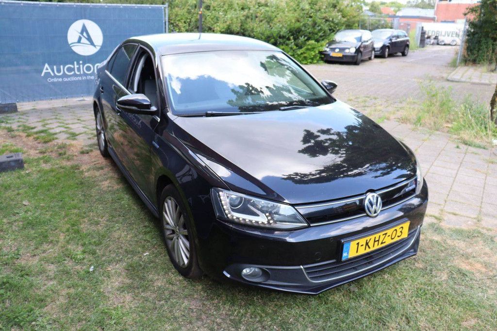 Pkw Volkswagen Jetta Highline Hybrid Benzin + Elektro 150 PS 2013