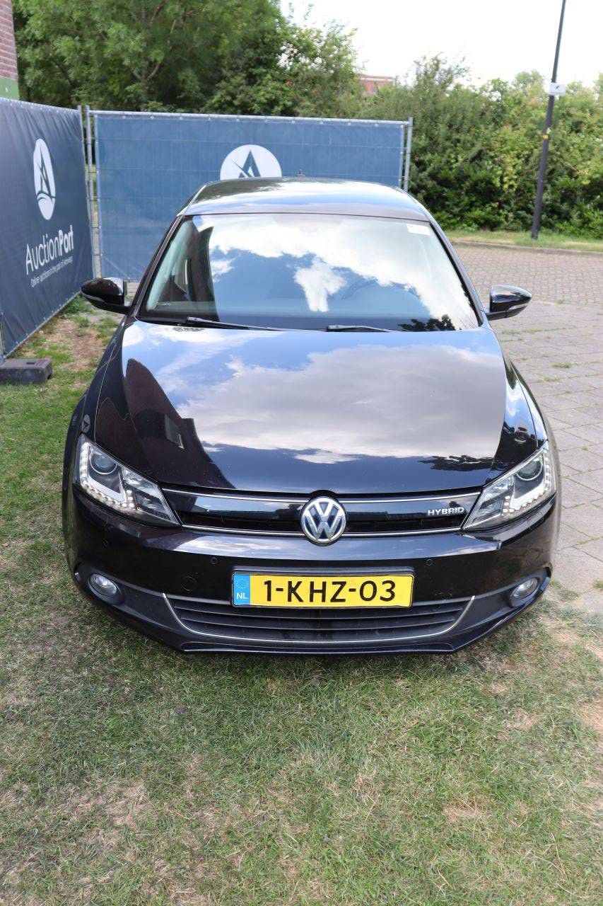 Pkw Volkswagen Jetta Highline Hybrid Benzin + Elektro 150 PS 2013