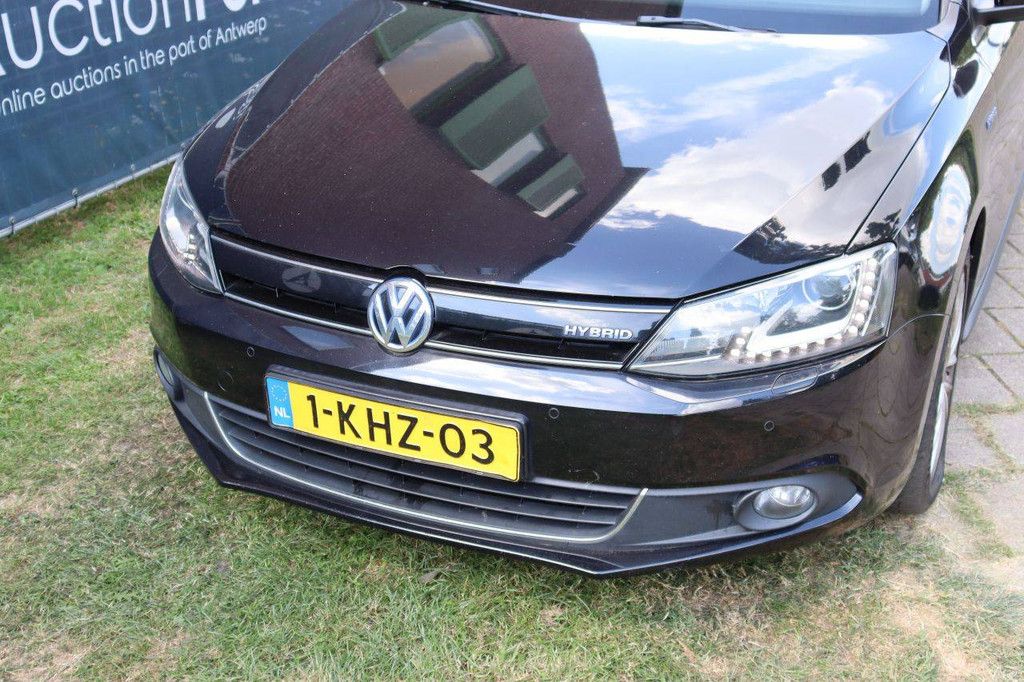 Pkw Volkswagen Jetta Highline Hybrid Benzin + Elektro 150 PS 2013