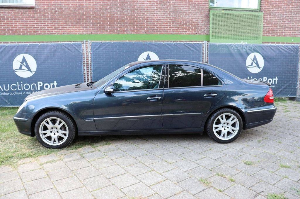 Pkw Mercedes-Benz E320 Benzin 225 PS 2003