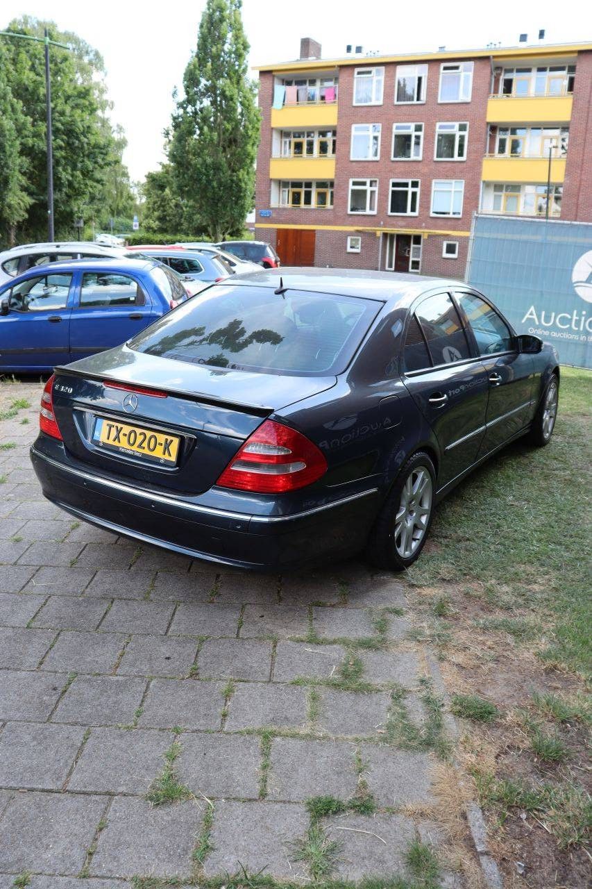 Pkw Mercedes-Benz E320 Benzin 225 PS 2003