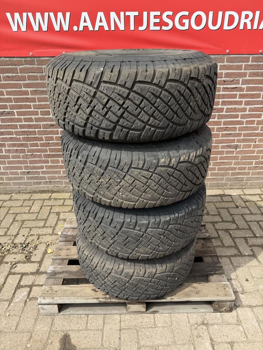 4 banden 33x12.50 - Gebruikt