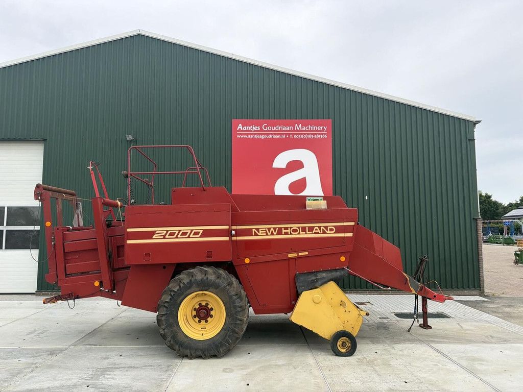 New Holland D2000