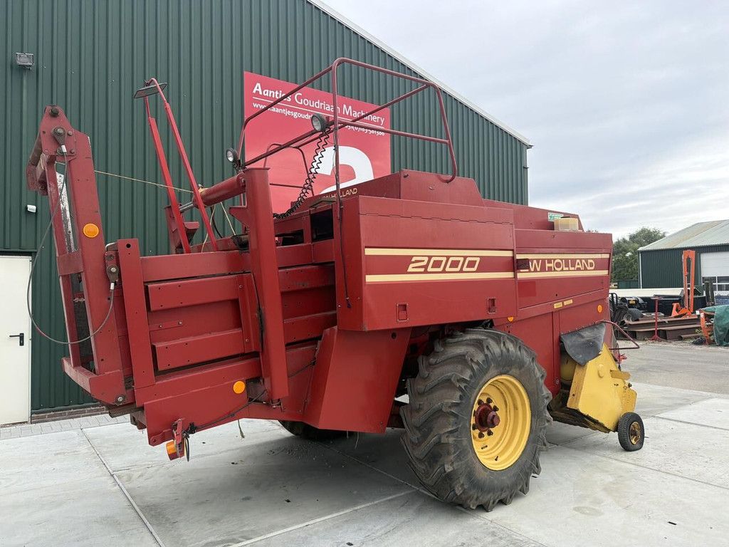 New Holland D2000