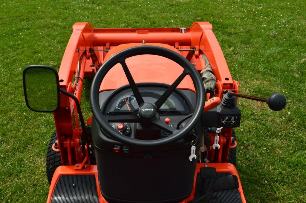Kubota BX 2350 D met LA243 voorlader