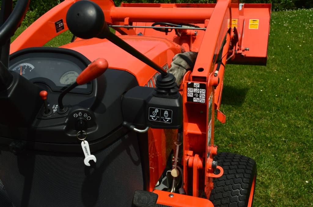 Kubota BX 2350 D met LA243 voorlader