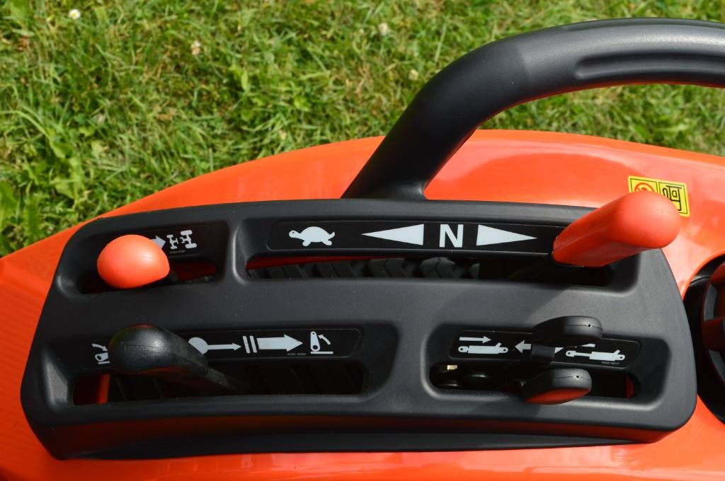 Kubota BX 2350 D met LA243 voorlader