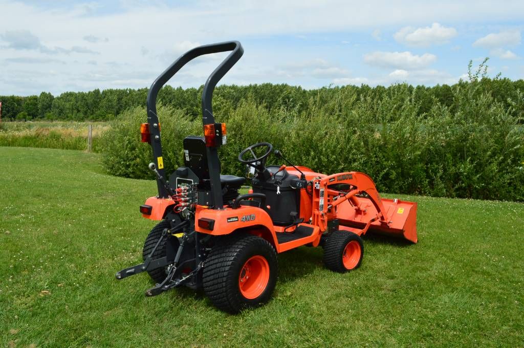 Kubota BX 2350 D met LA243 voorlader