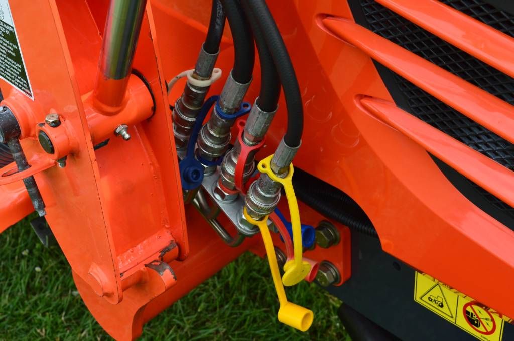 Kubota BX 2350 D met LA243 voorlader