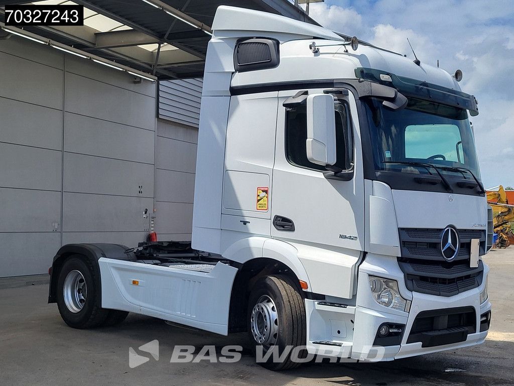 Mercedes Actros 1842 4X2 StreamSpace Retarder 70% Tyres