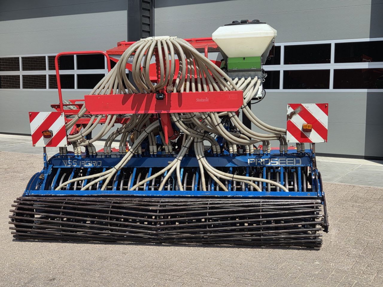 Kverneland + VSS-AGRO Proseed zaaicombinatie vol velds zaaien