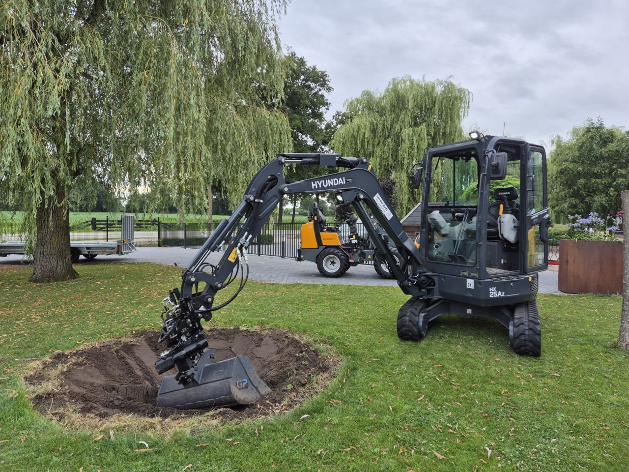 Hyundai HX25 met afneembaar draaikantelstuk NIEUW