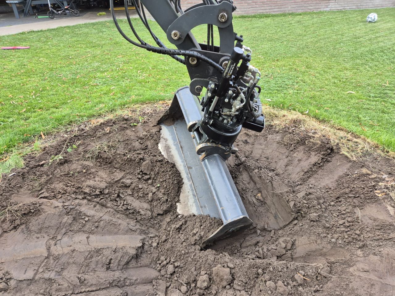 Hyundai HX25 met afneembaar draaikantelstuk NIEUW