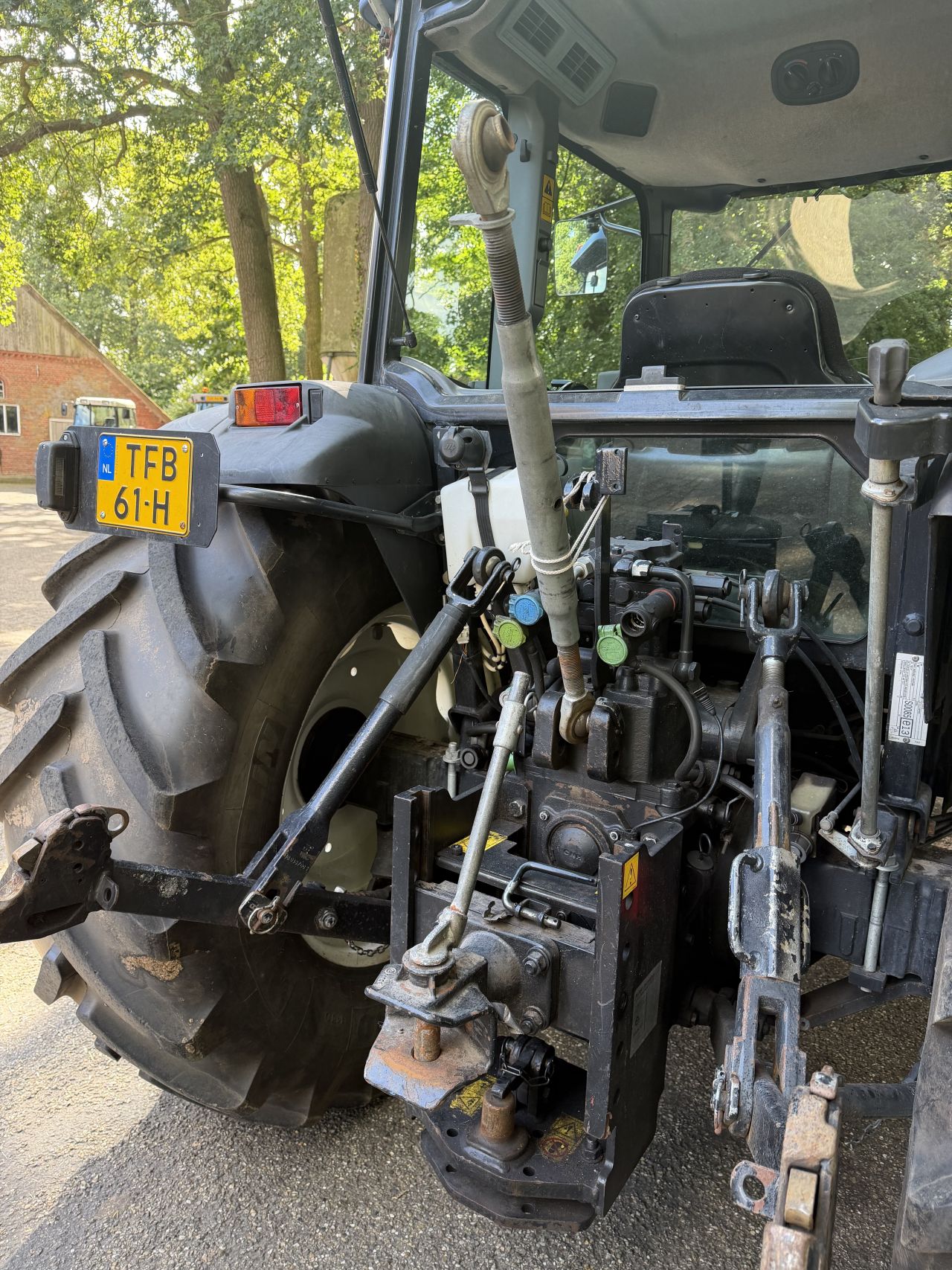 New Holland TN85DA met Frontlader