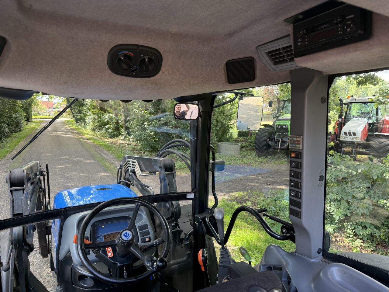 New Holland TN85DA met Frontlader