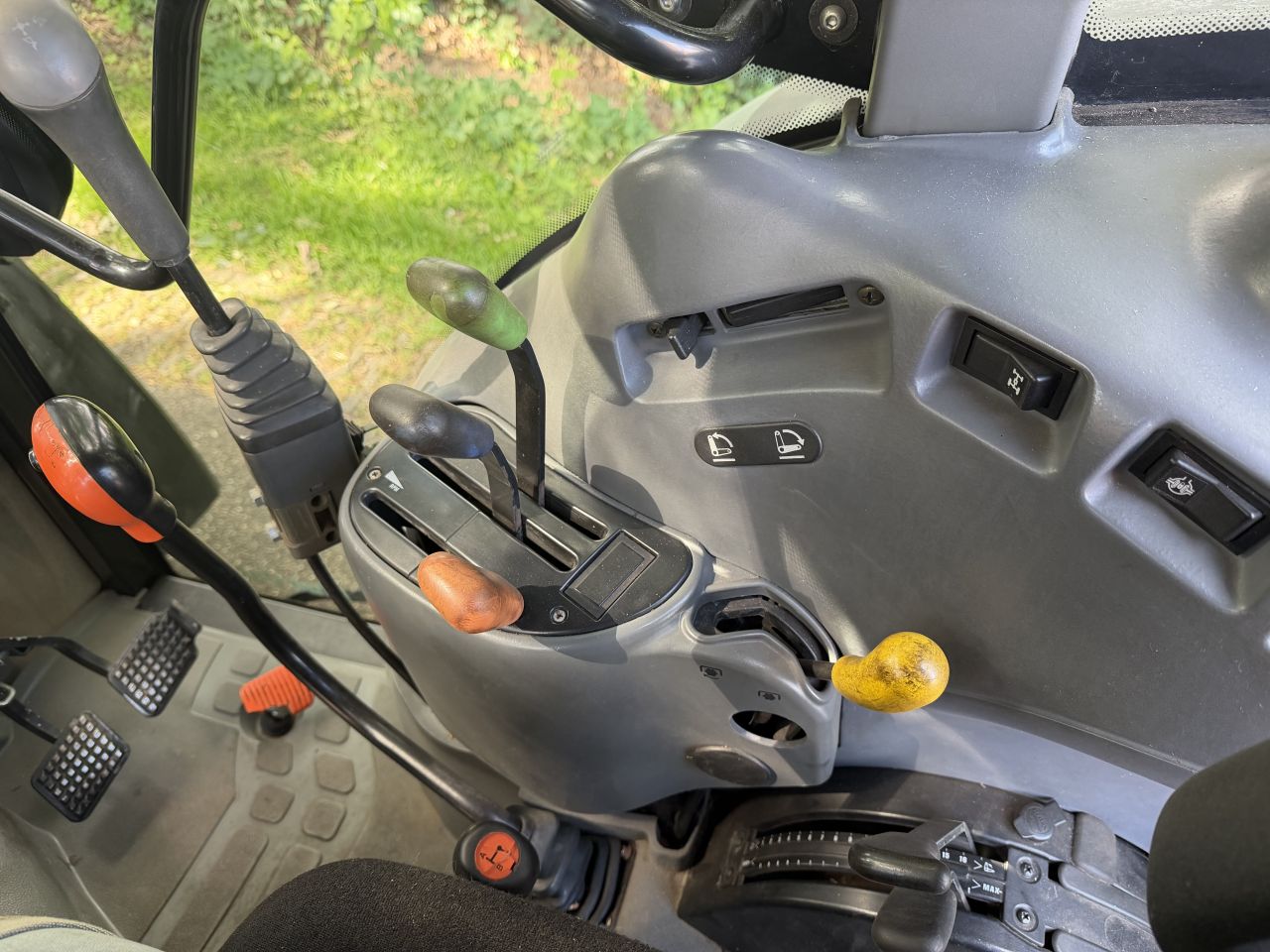 New Holland TN85DA met Frontlader