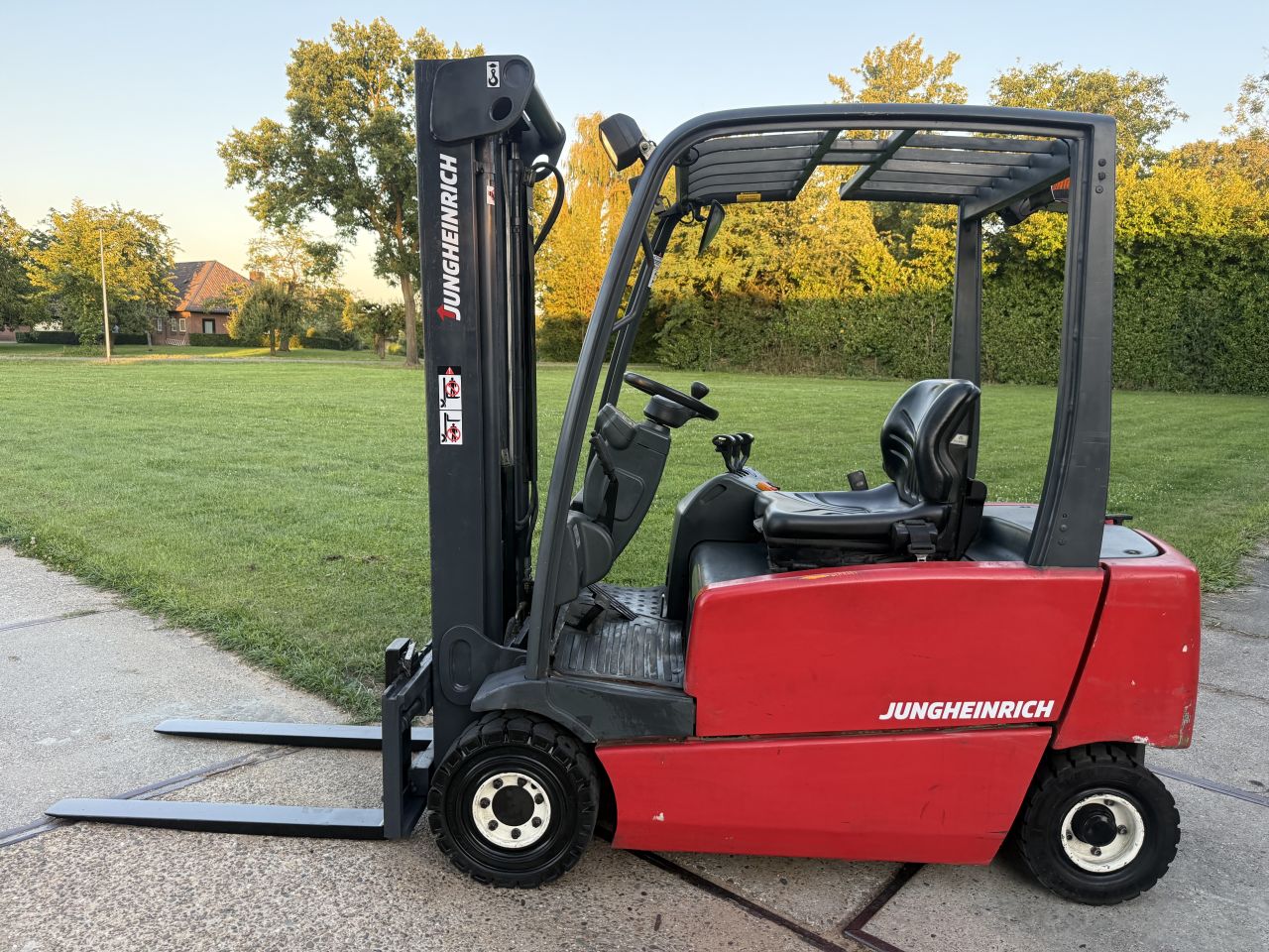 Jungheinrich 1600KG elektrisch freelift Sideshift verlichting