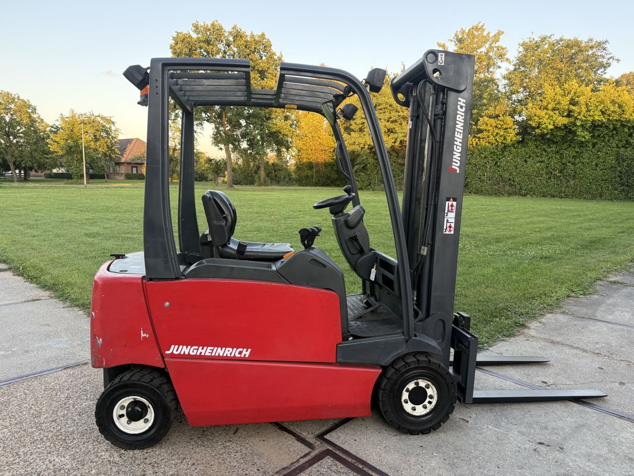 Jungheinrich 1600KG elektrisch freelift Sideshift verlichting