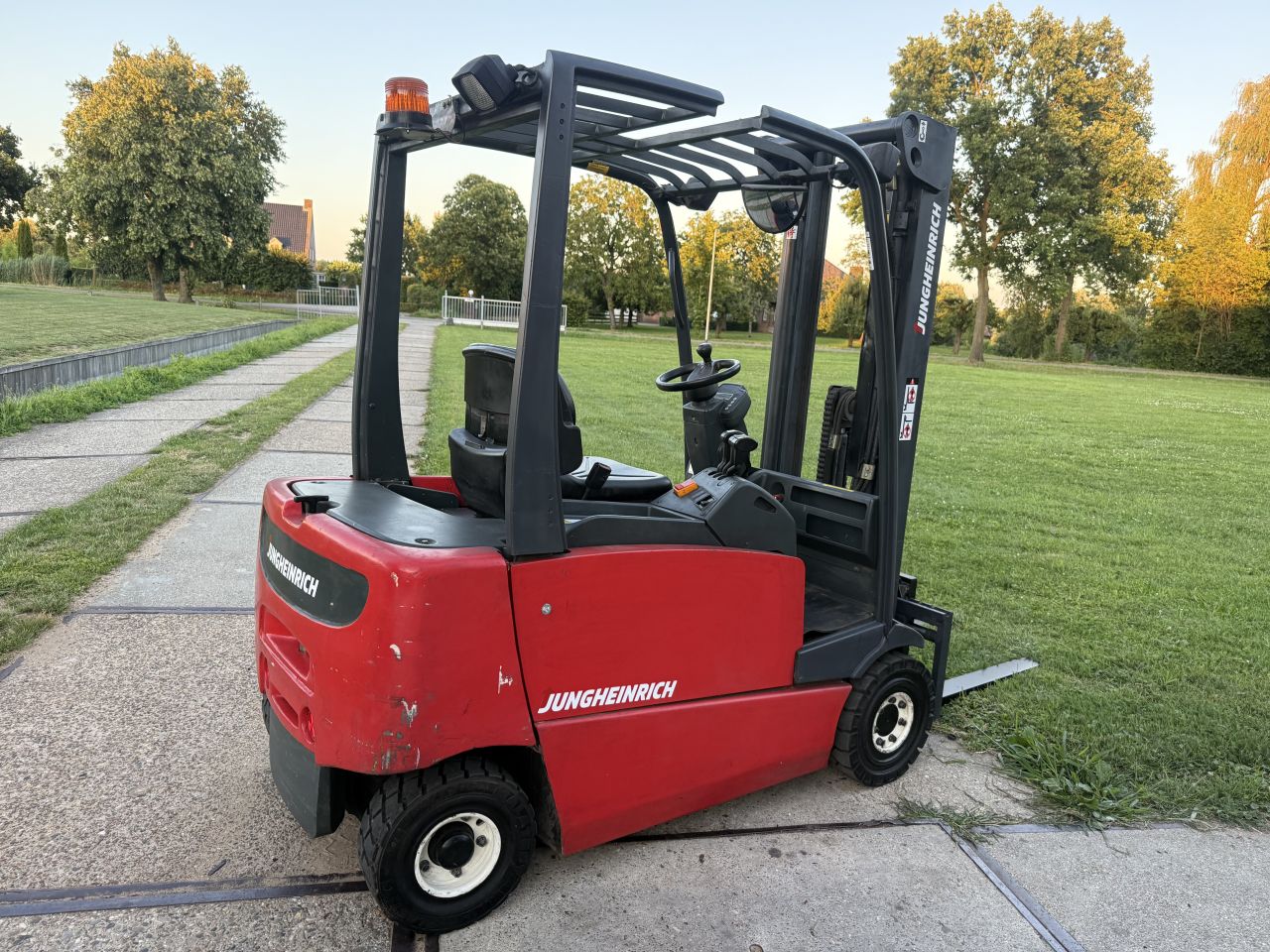 Jungheinrich 1600KG elektrisch freelift Sideshift verlichting