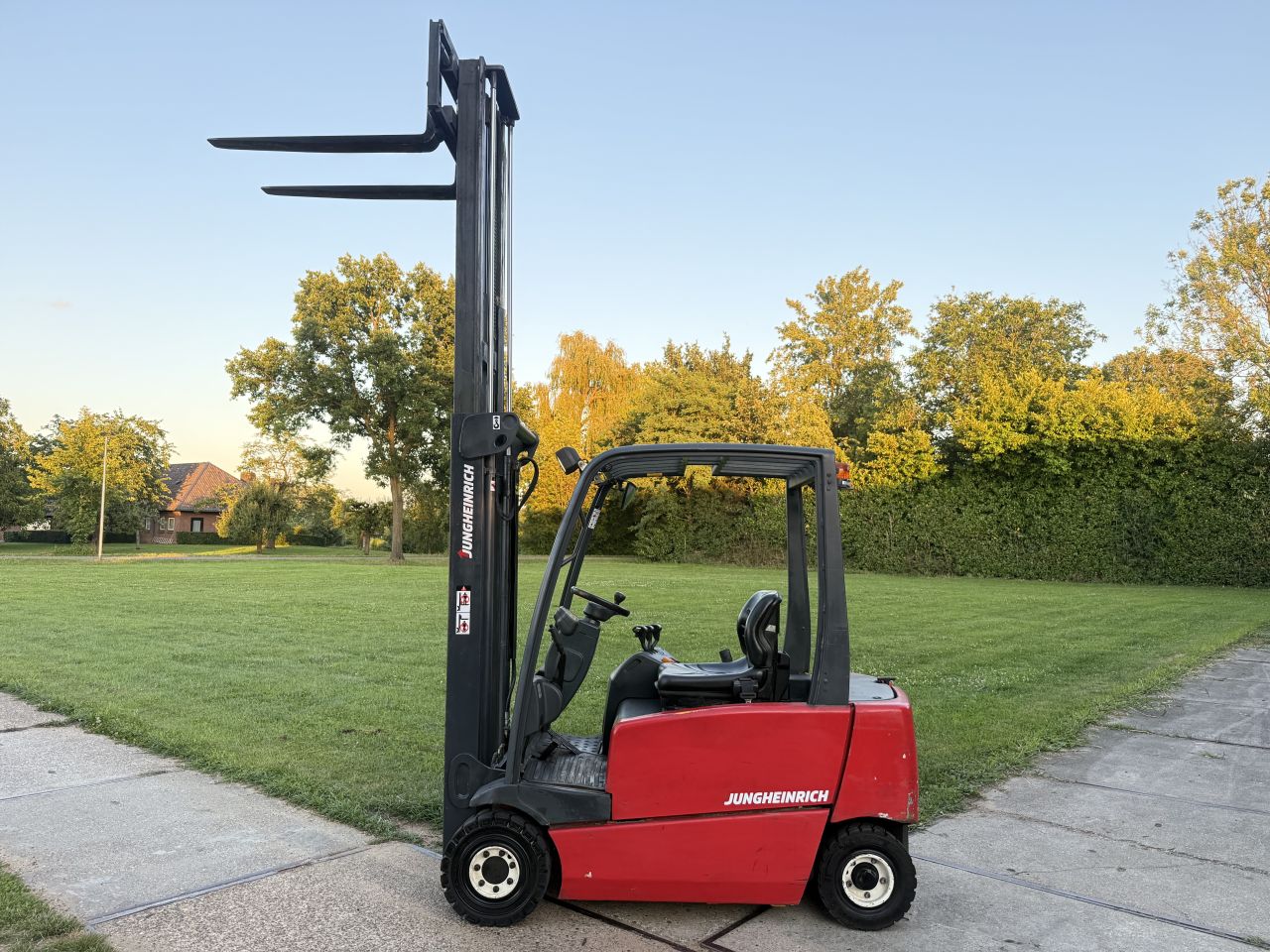 Jungheinrich 1600KG elektrisch freelift Sideshift verlichting