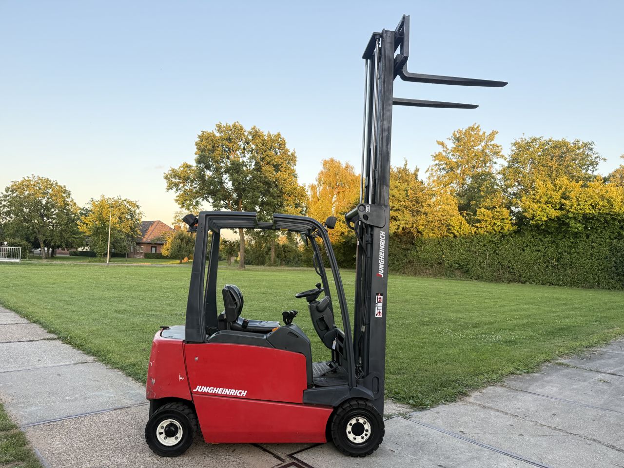 Jungheinrich 1600KG elektrisch freelift Sideshift verlichting