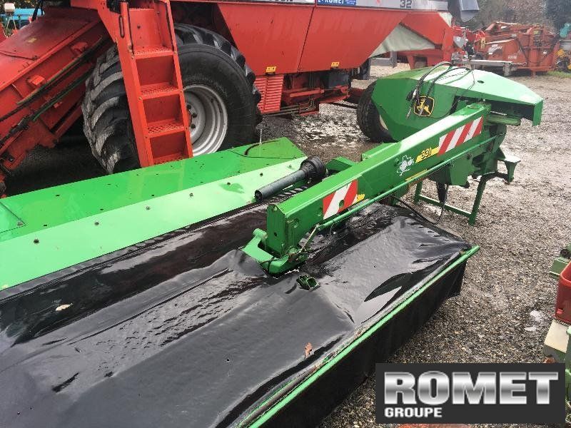 John Deere 331